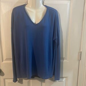 dip Women's Blue V-Neck Sweater